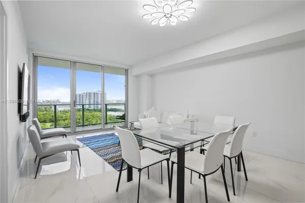 $3,500 | 16385 Biscayne Boulevard, Unit 1402, North Miami Beach, FL 33160