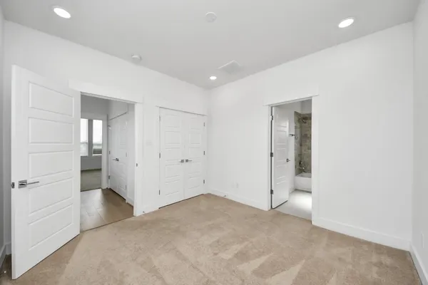 $2,500 | 4623 Cochran Street, Houston, TX 77009