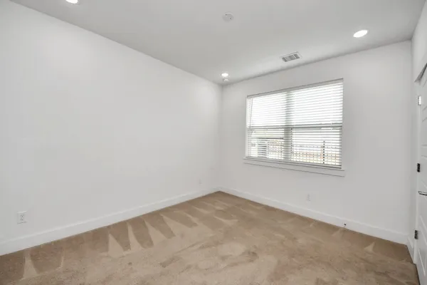 $2,500 | 4623 Cochran Street, Houston, TX 77009