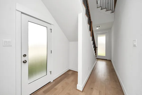 $2,500 | 4623 Cochran Street, Houston, TX 77009