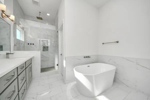 $2,500 | 4623 Cochran Street, Houston, TX 77009