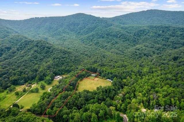 $397,000 | 8252 Holbert Cove Road, Saluda, NC 28773