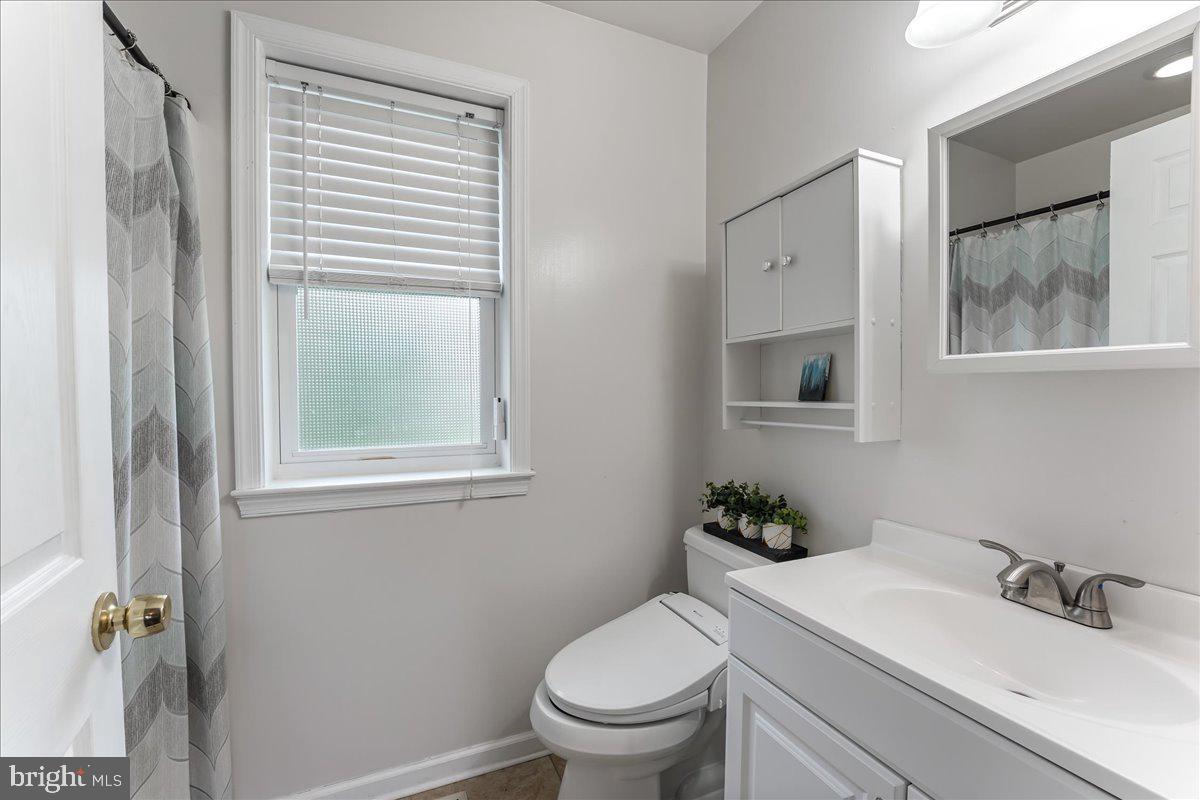 262 School Lane Springfield, PA 19064 - Photo 21 of 29 Full bathroom in basement