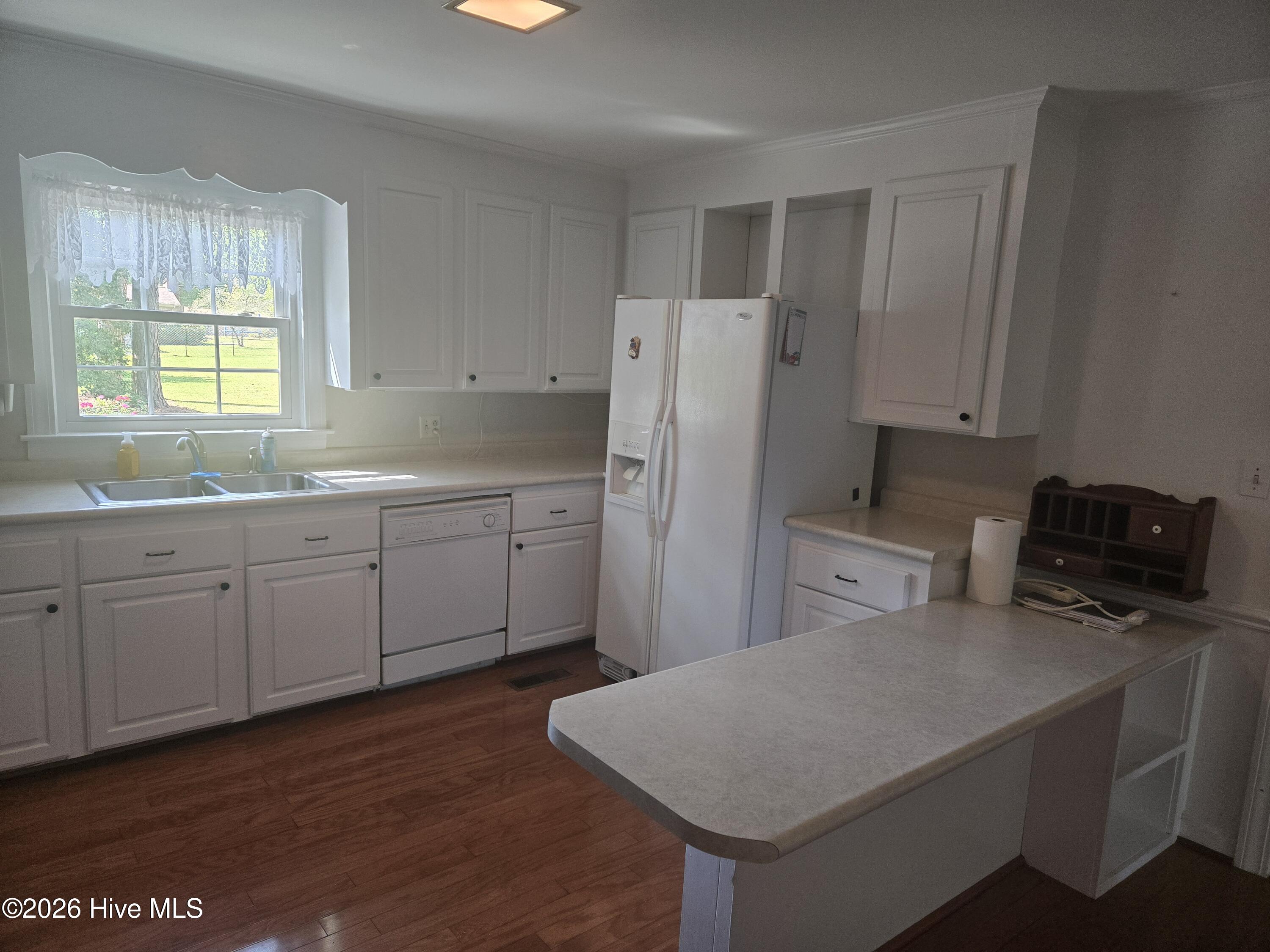 2641 Ralph Taylor Road Williamston, NC 27892 - Photo 11 of 22 Kitchen w/bar
