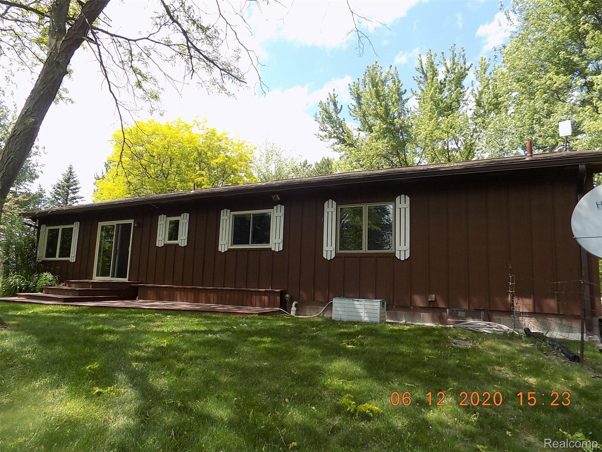 80300 Coon Creek Road Armada, MI 48005 - Photo 6 of 43 DSCN0571.JPG
