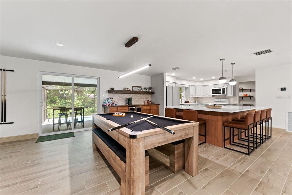 1830 Lakeview Road Clearwater, FL 33764 - Photo 11 of 37