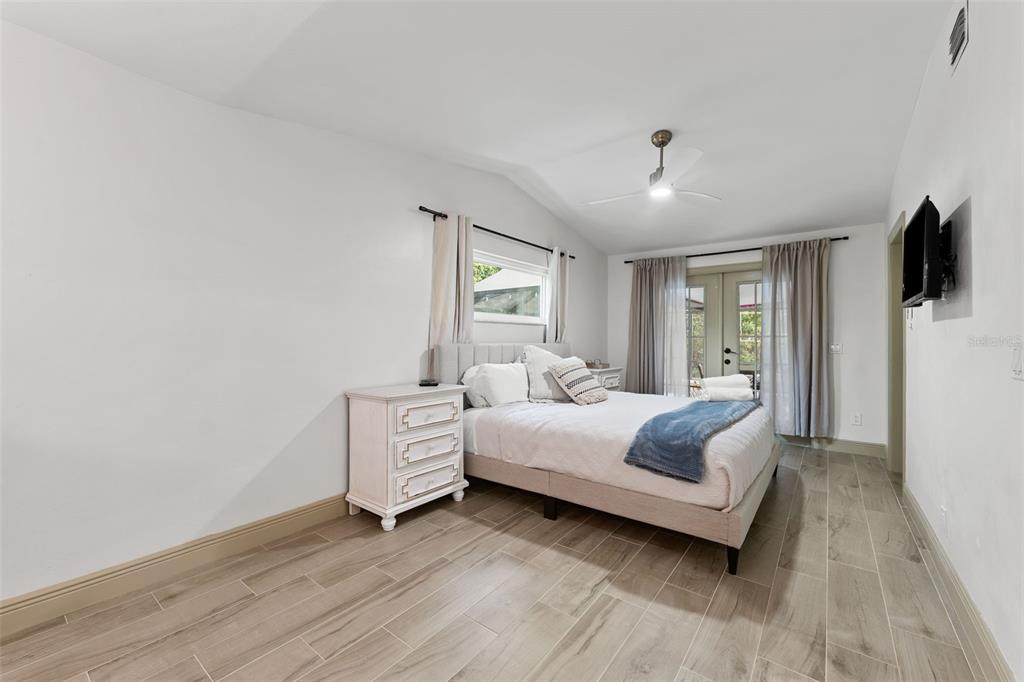 1830 Lakeview Road Clearwater, FL 33764 - Photo 17 of 37