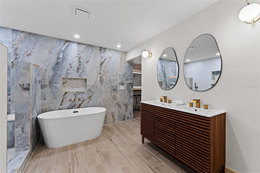 1830 Lakeview Road Clearwater, FL 33764 - Photo 18 of 37