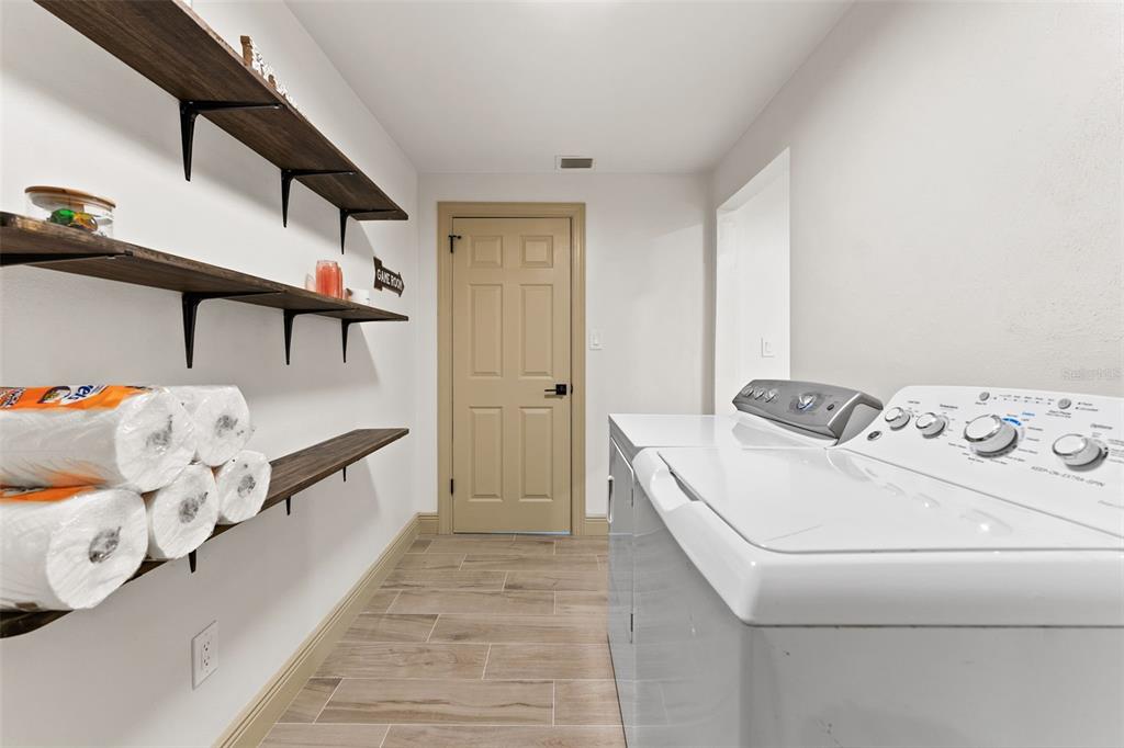 1830 Lakeview Road Clearwater, FL 33764 - Photo 26 of 37