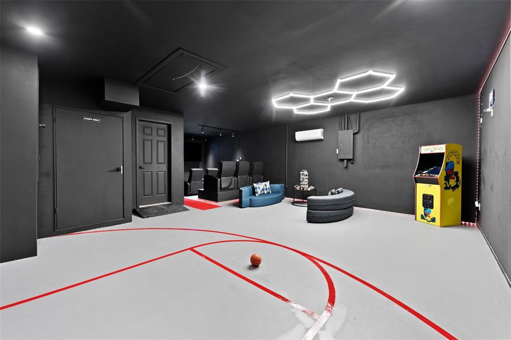 1830 Lakeview Road Clearwater, FL 33764 - Photo 29 of 37