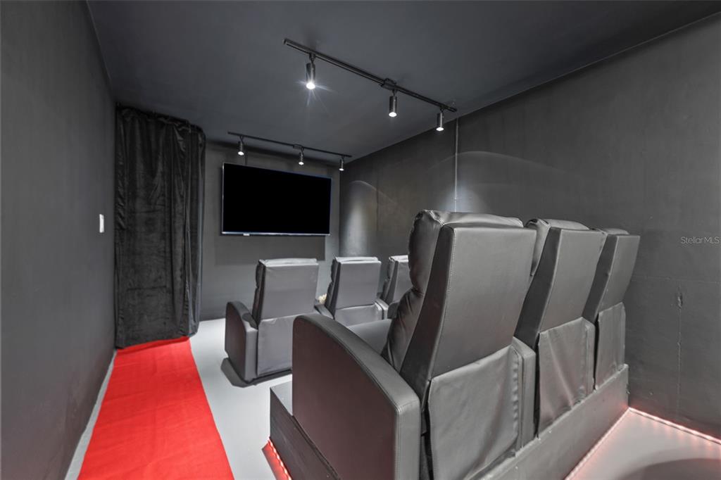 1830 Lakeview Road Clearwater, FL 33764 - Photo 31 of 37