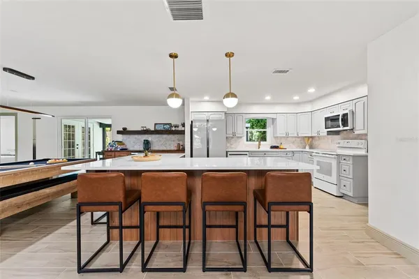 $645,000 | 1830 Lakeview Road, Clearwater, FL 33764