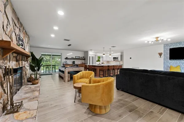 $645,000 | 1830 Lakeview Road, Clearwater, FL 33764