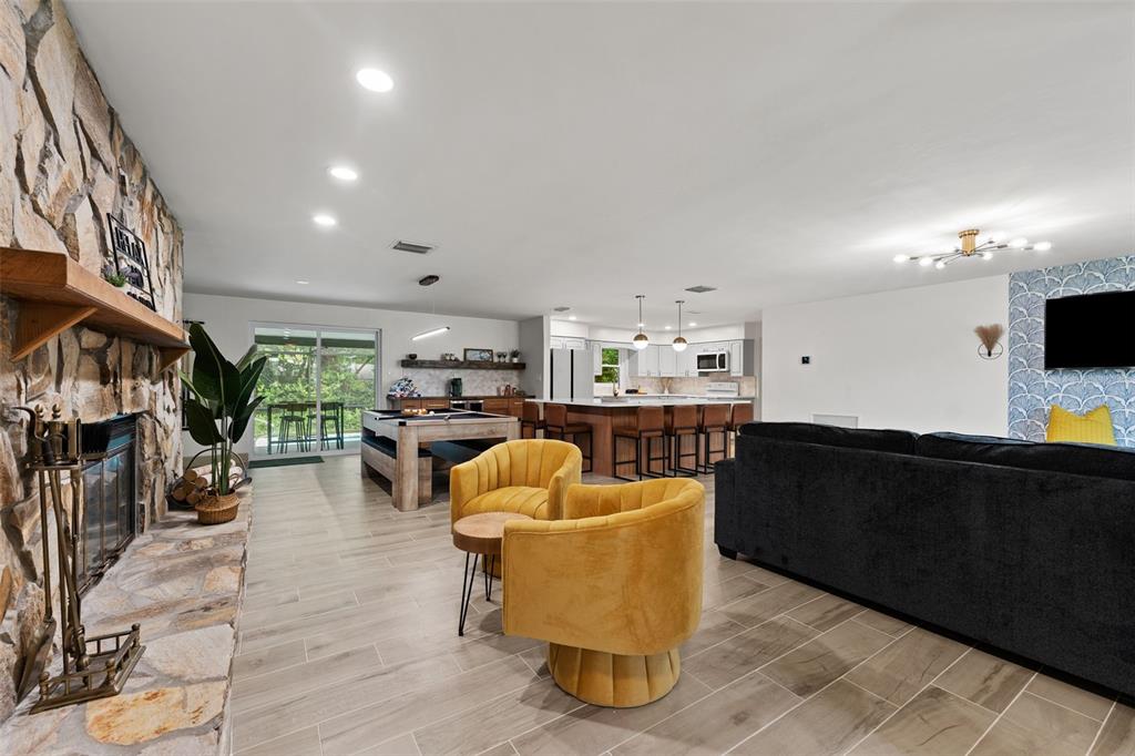 1830 Lakeview Road Clearwater, FL 33764 - Photo 9 of 37