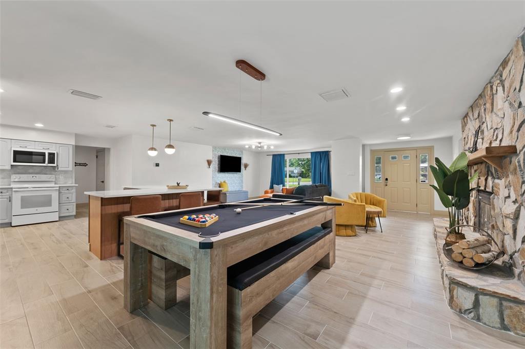 1830 Lakeview Road Clearwater, FL 33764 - Photo 10 of 37