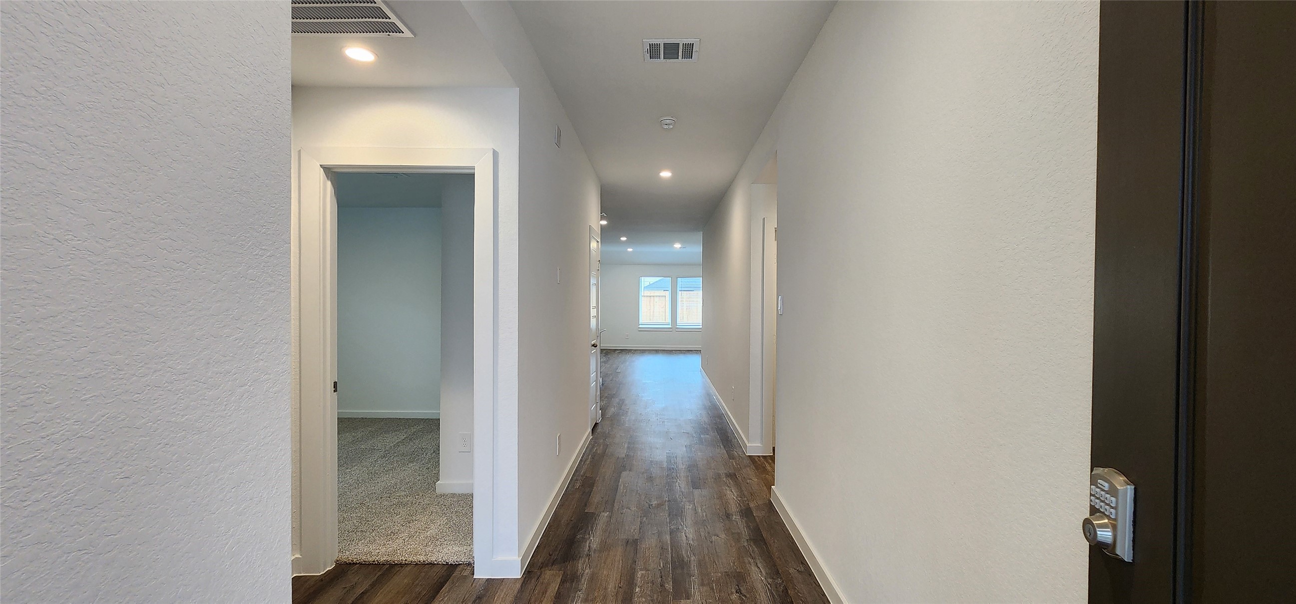 1107 Toledo Bend Pass Rosharon, TX 77583 - Photo 2 of 30 Foyer