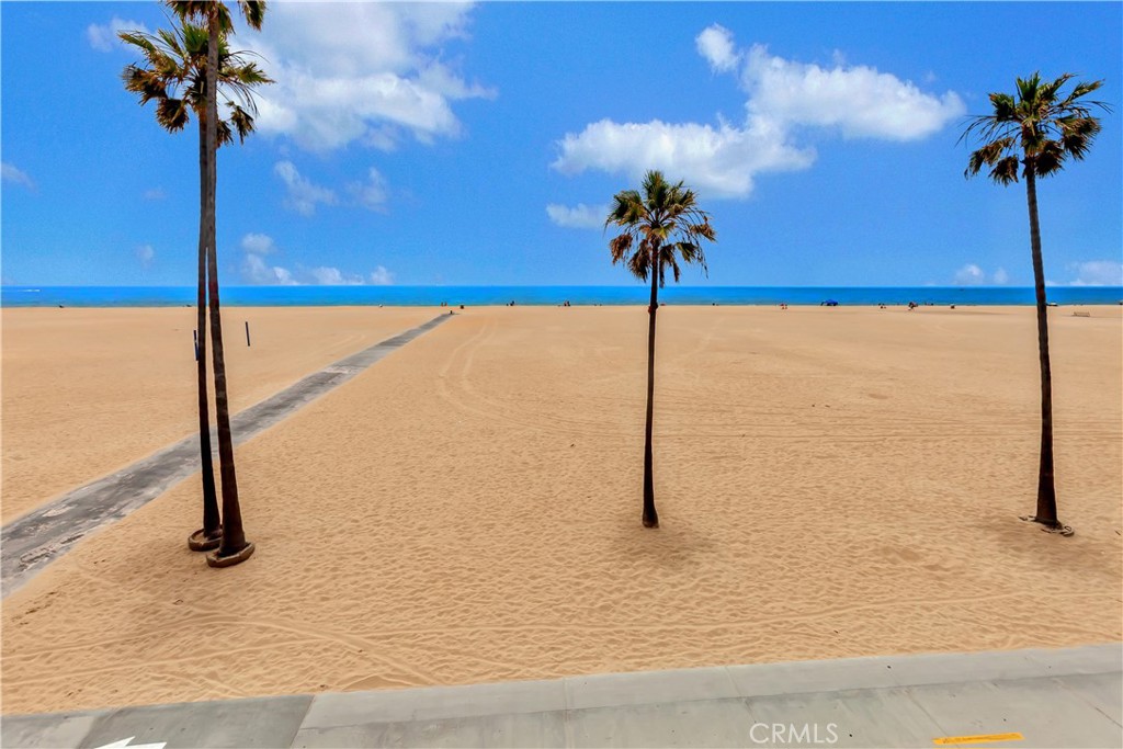 1102 West Oceanfront Newport Beach, CA 92661 - Photo 30 of 32 a view of a terrace