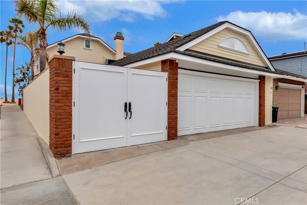 1102 West Oceanfront Newport Beach, CA 92661 - Photo 4 of 32