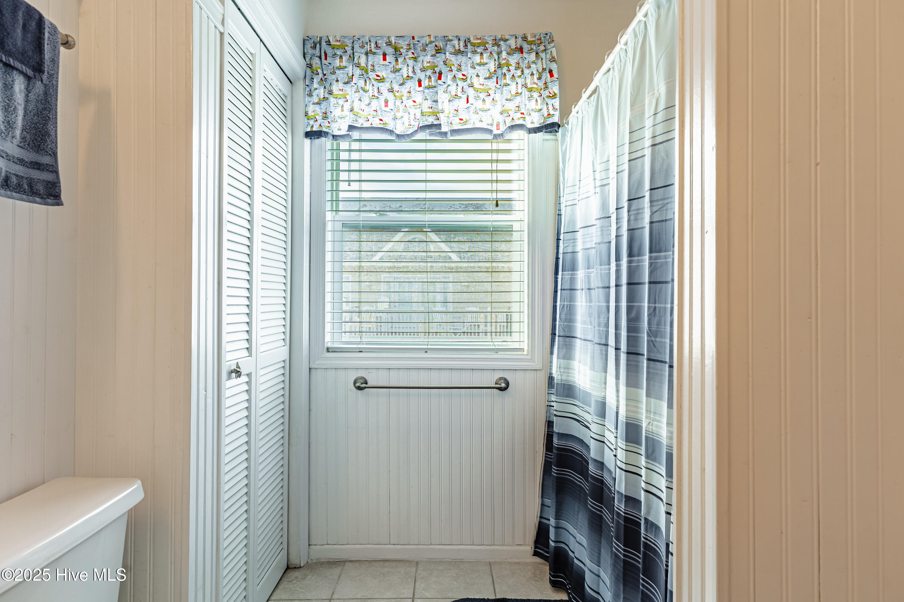 4 Seabrook Road, Unit 1 Ocean Isle Beach, NC 28469 - Photo 14 of 37 Bath