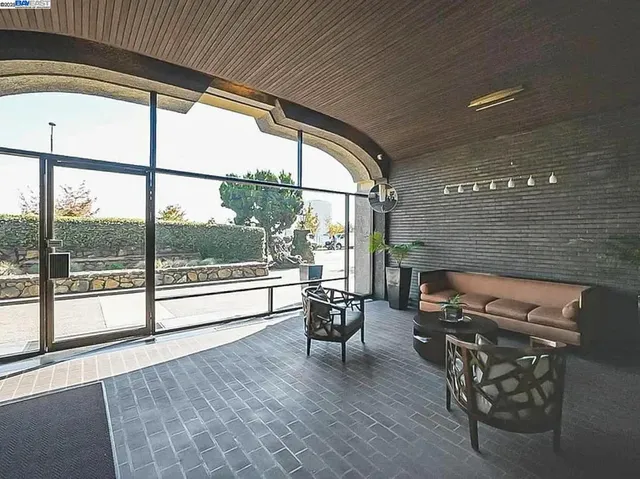 $649,000 | 1555 Lakeside Drive, Unit 62, Oakland, CA 94612