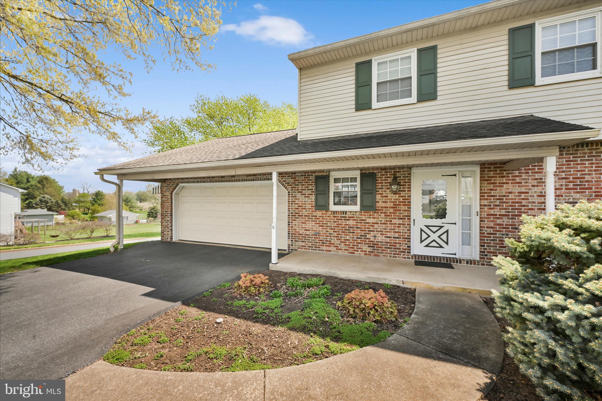 116 Pleasant View Drive Lititz, PA 17543 - Photo 2 of 50 Entrance