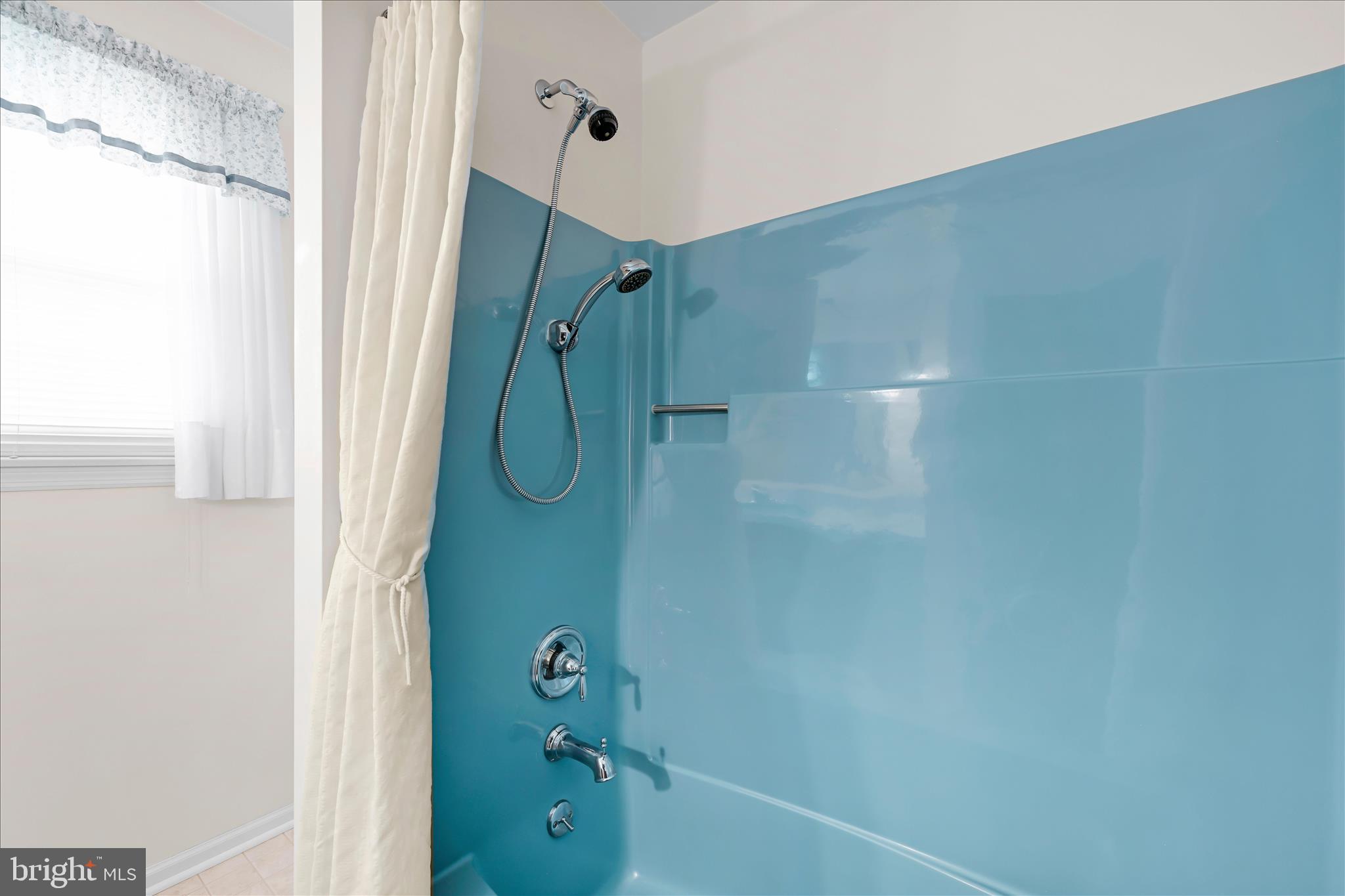 116 Pleasant View Drive Lititz, PA 17543 - Photo 32 of 50 Hall Bathroom