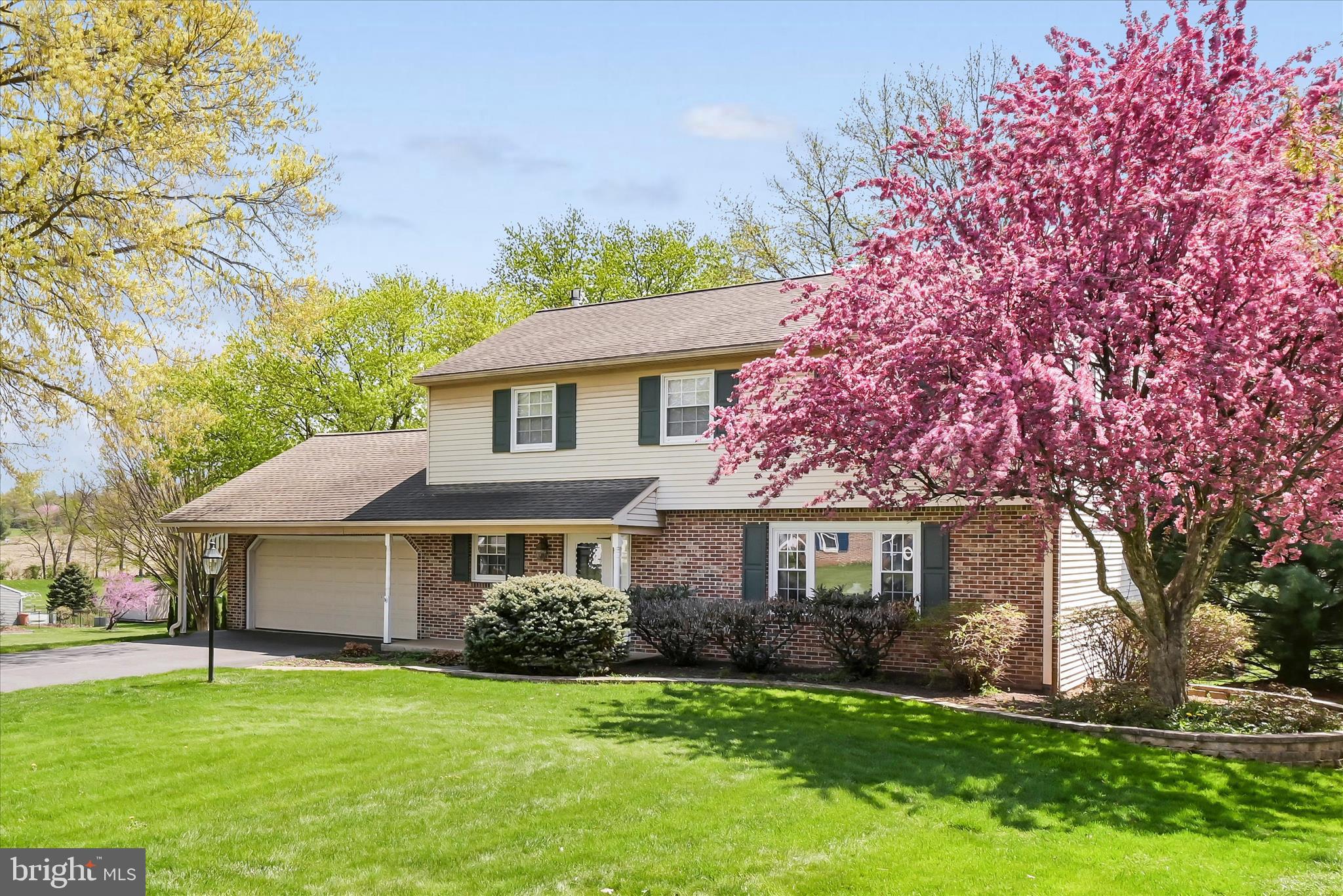 116 Pleasant View Drive Lititz, PA 17543 - Photo 5 of 50 Exterior Front