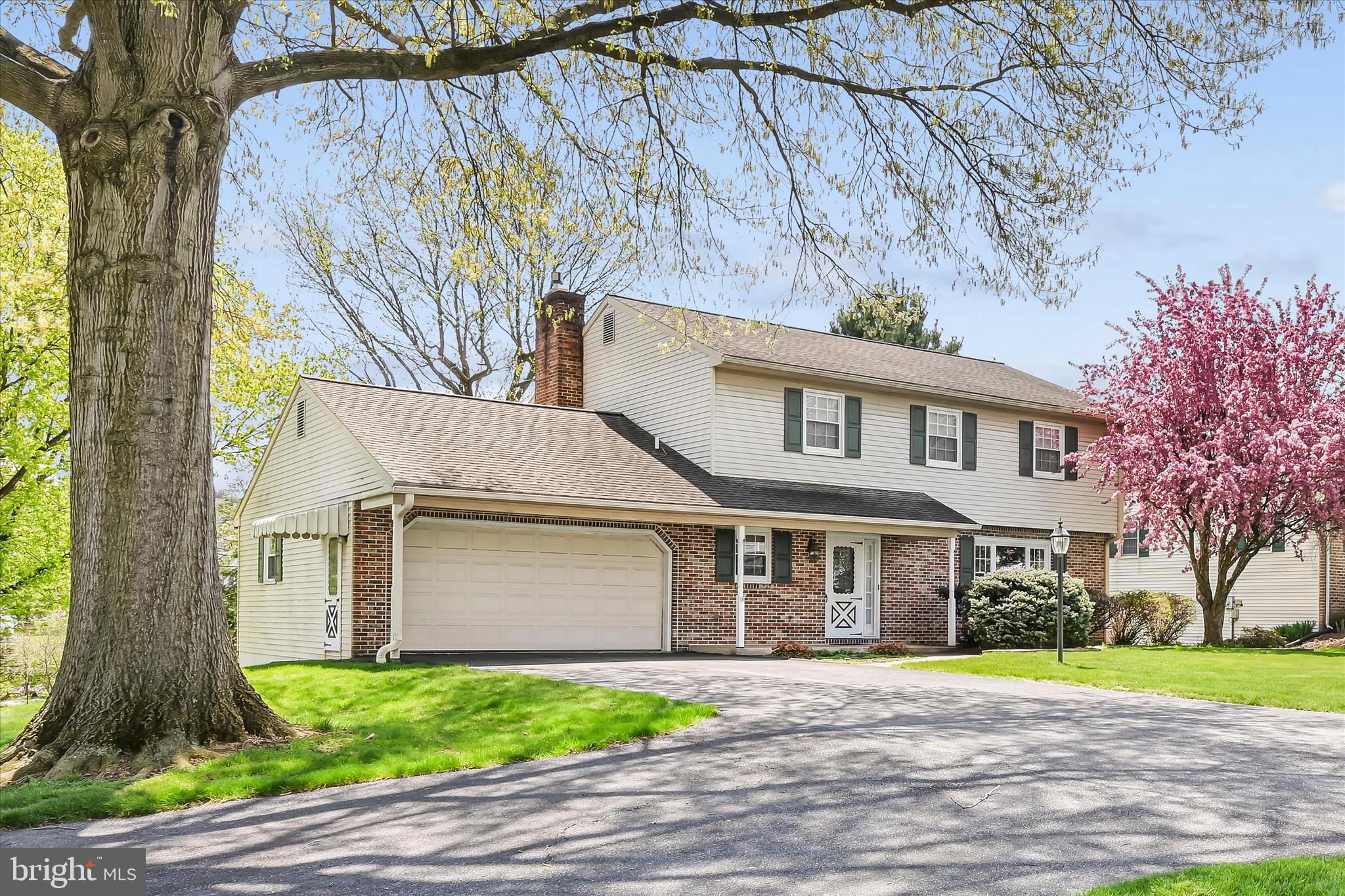 116 Pleasant View Drive Lititz, PA 17543 - Photo 7 of 50 Exterior Front