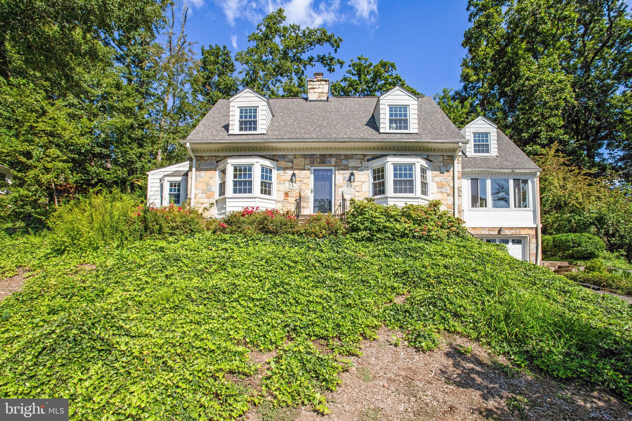3424 Woodside Road Alexandria, VA 22310 - Photo 1 of 56 If you are looking for charm and character...