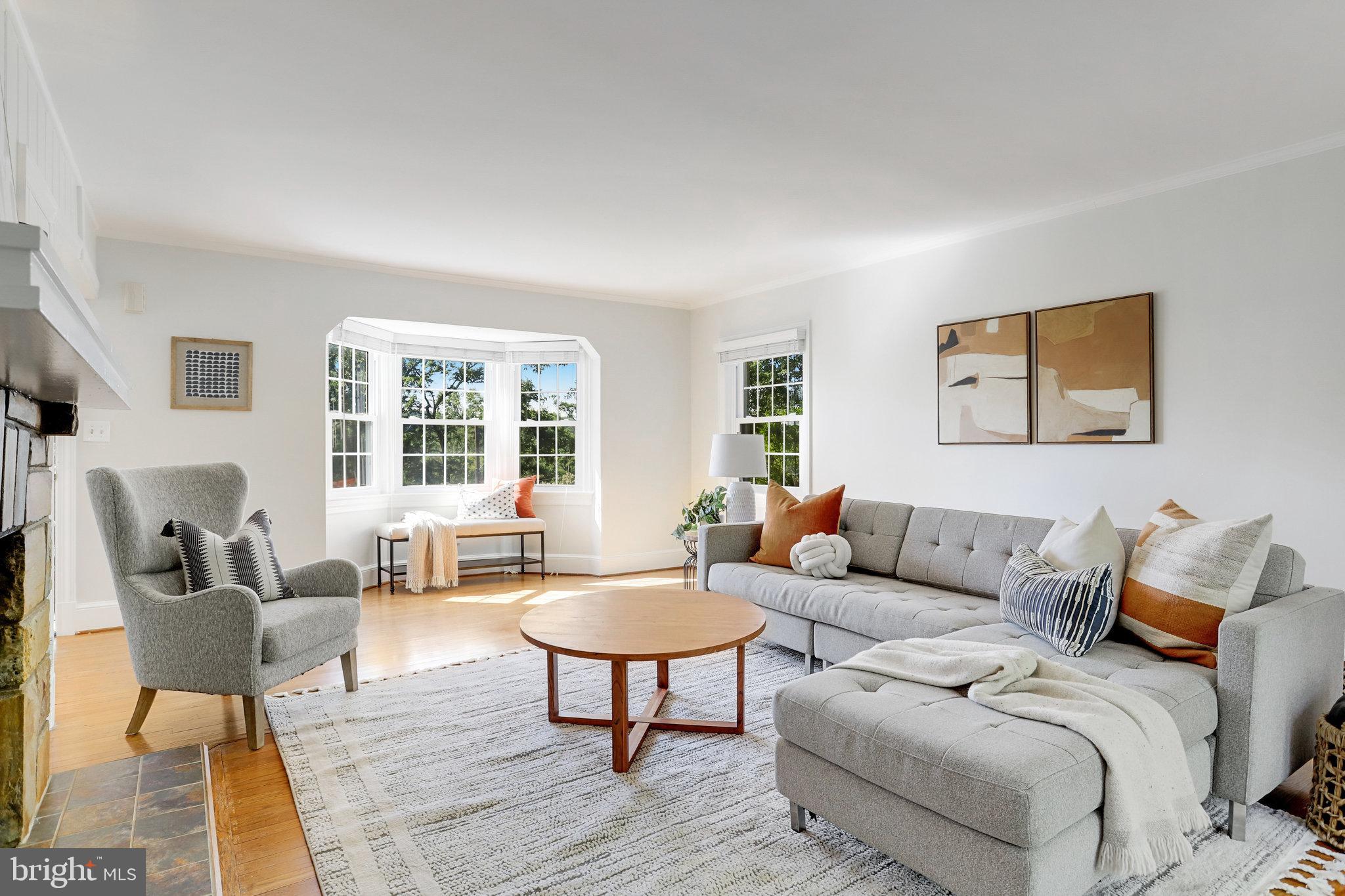 3424 Woodside Road Alexandria, VA 22310 - Photo 14 of 56 light and bright through the new windows