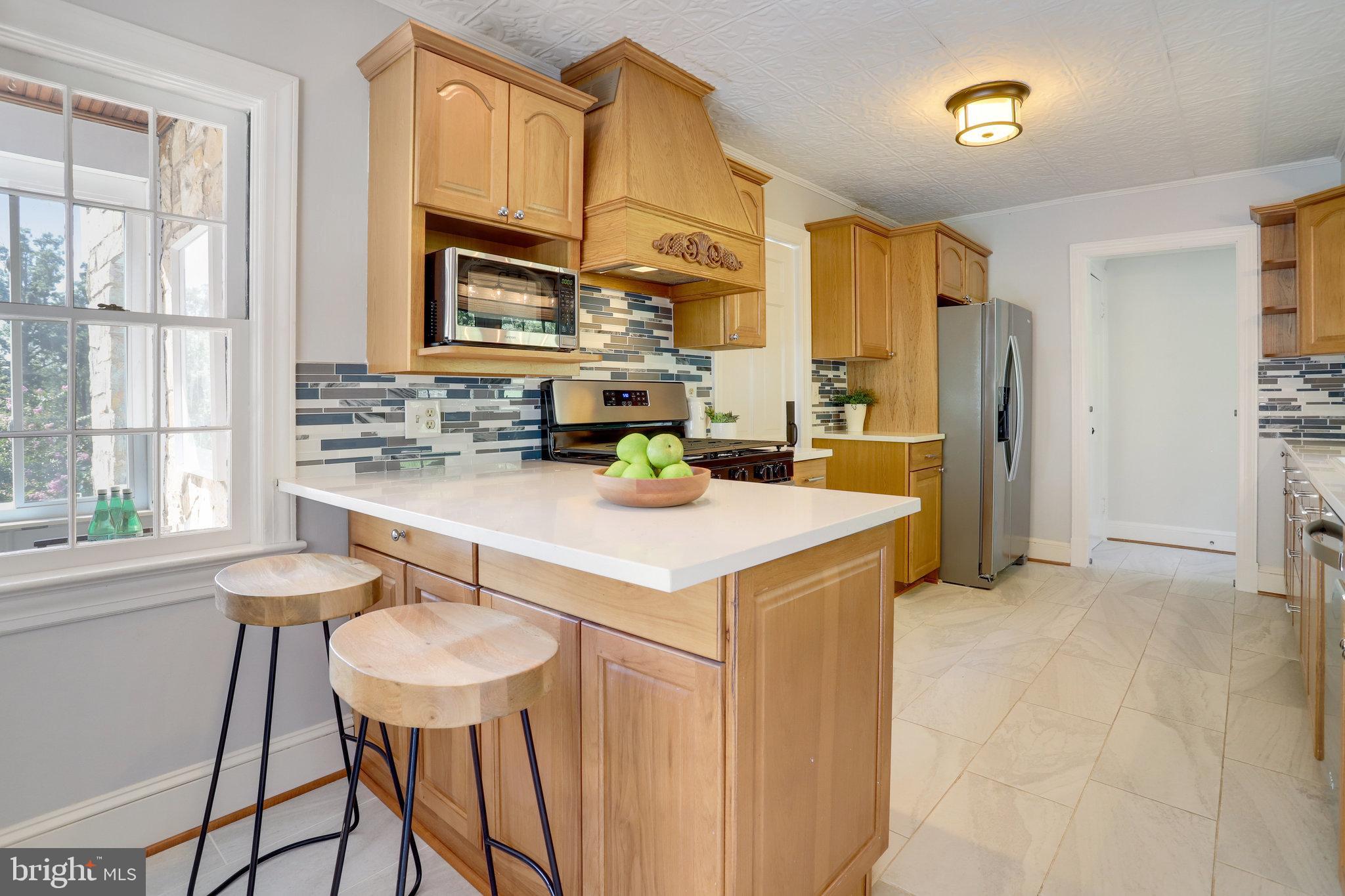 3424 Woodside Road Alexandria, VA 22310 - Photo 22 of 56 The perfect spot for coffee in the morning