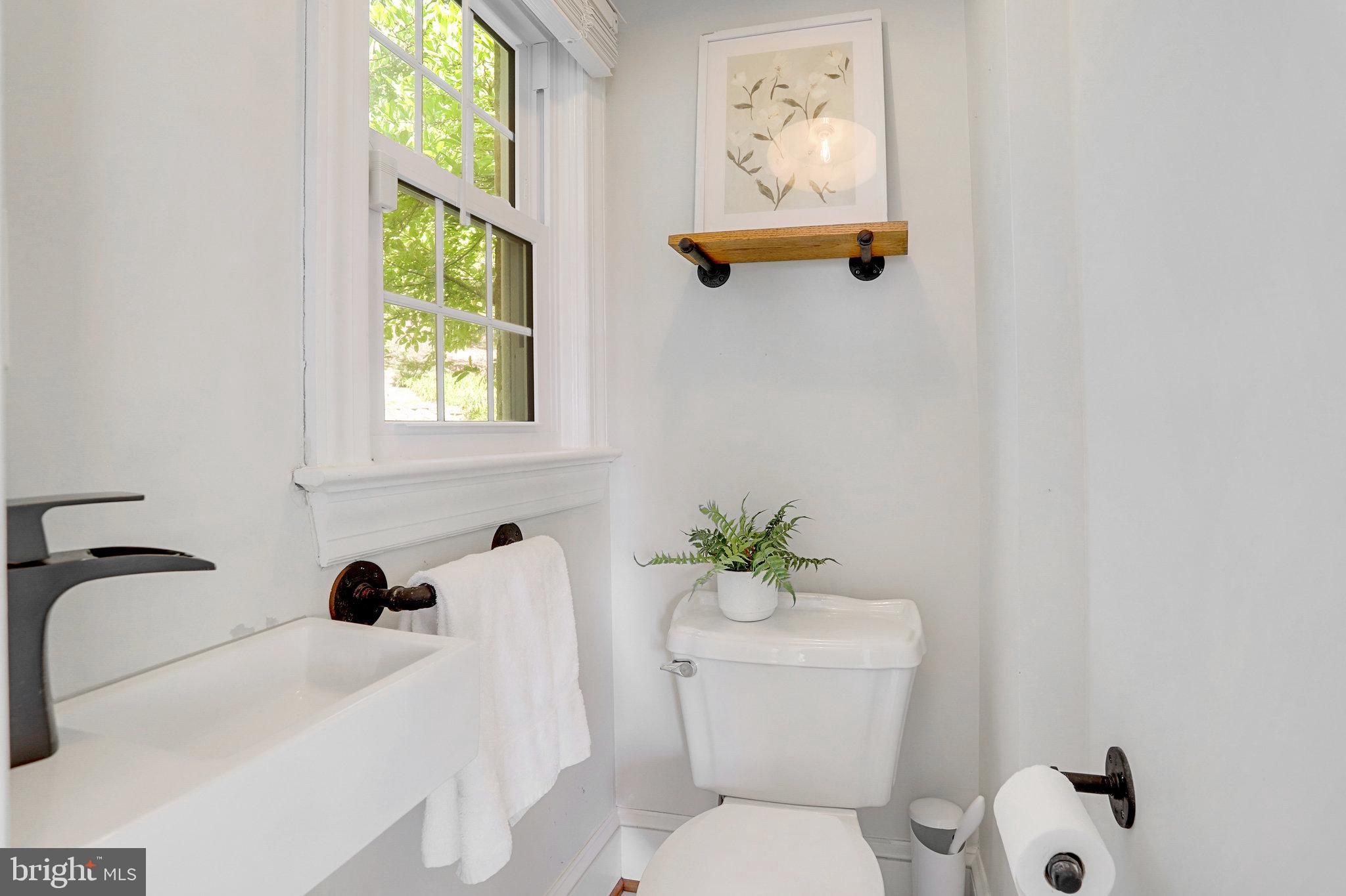 3424 Woodside Road Alexandria, VA 22310 - Photo 32 of 56 Convenient powder room on the main level