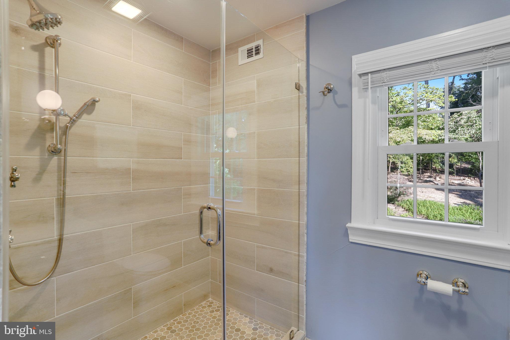 3424 Woodside Road Alexandria, VA 22310 - Photo 41 of 56 How about that shower?