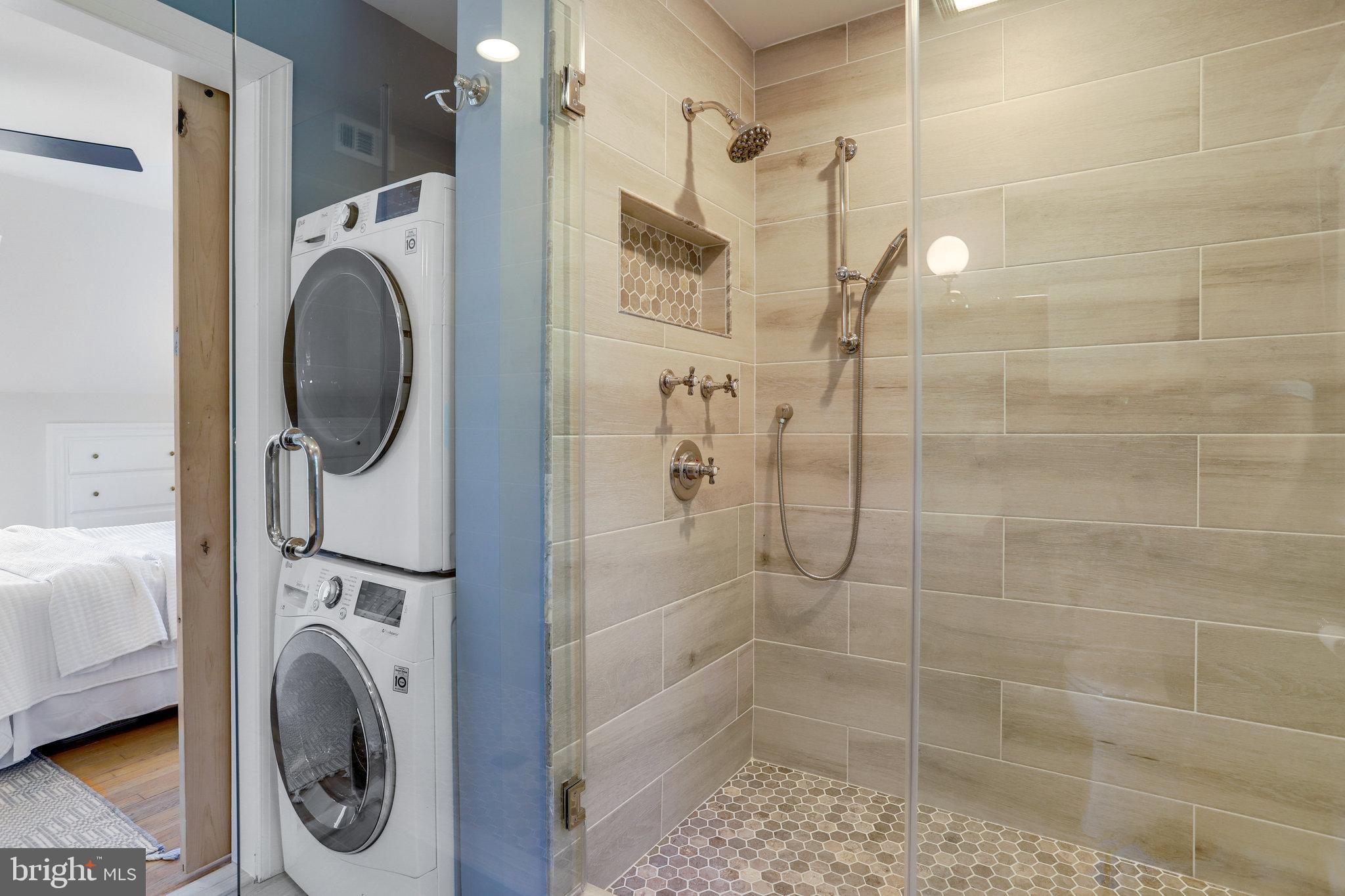 3424 Woodside Road Alexandria, VA 22310 - Photo 42 of 56 Laundry made easy too