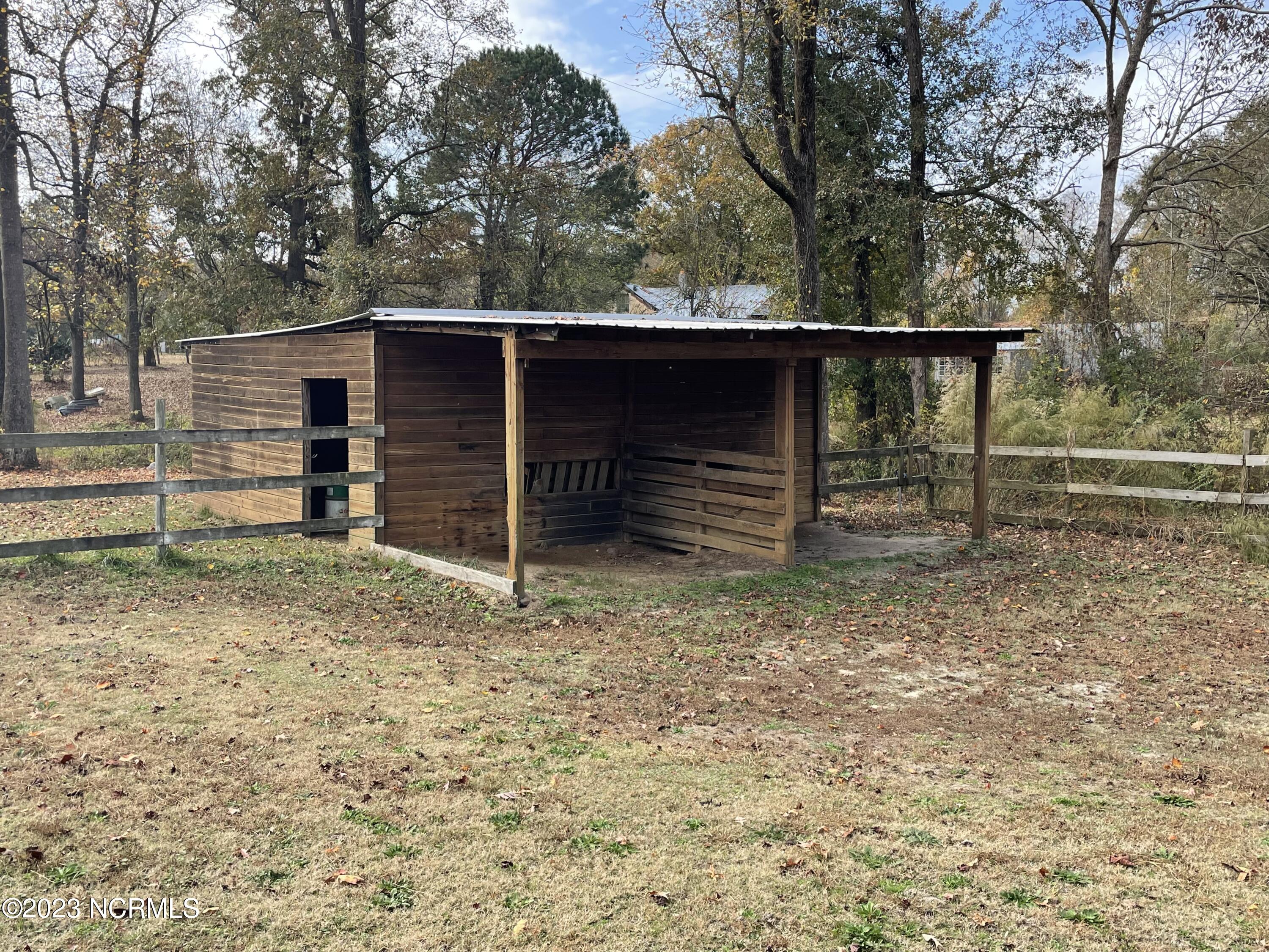 328 Edwards Store Road Mount Olive, NC 28365 - Photo 5 of 8 IMG_3177