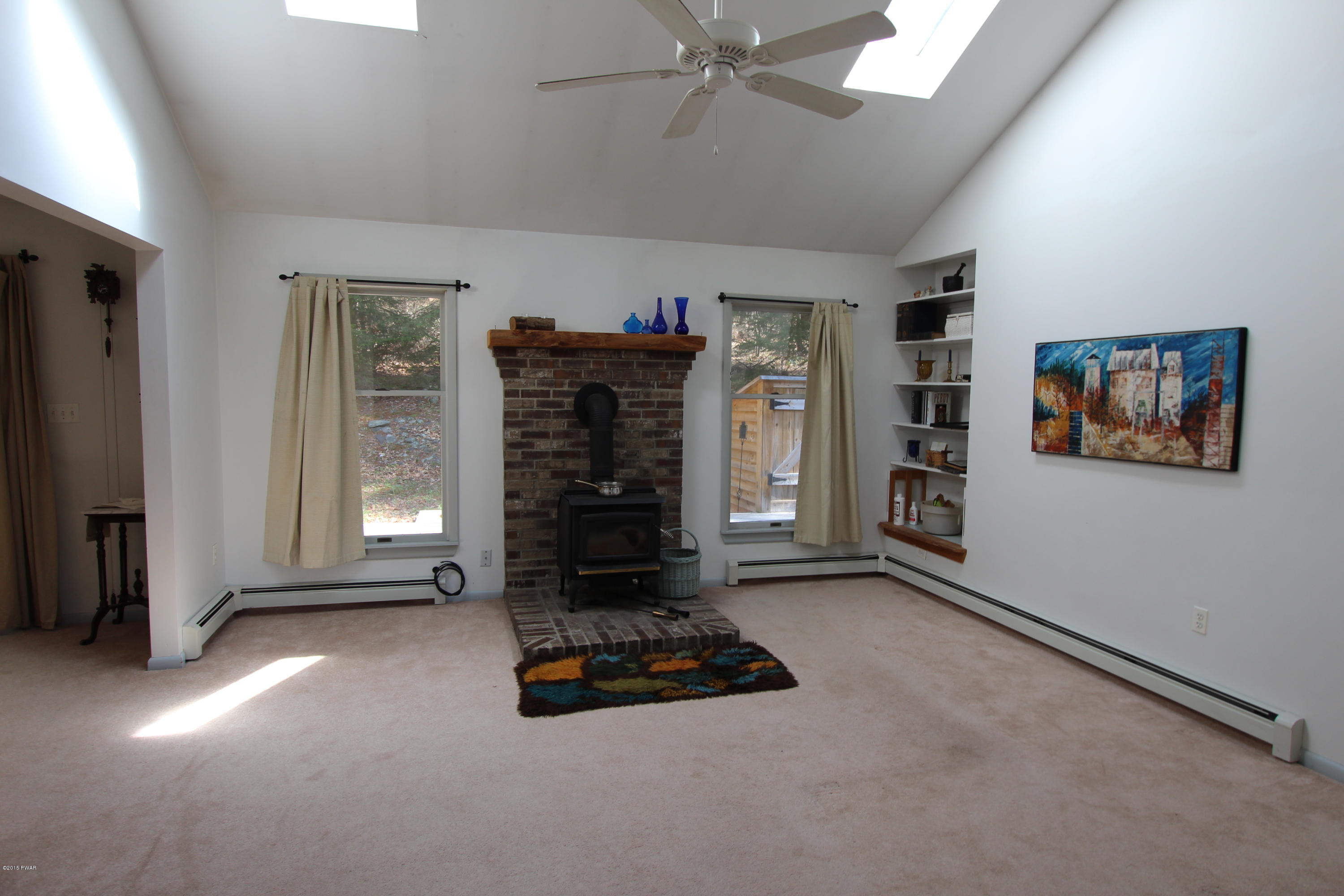 742 Raymondskill Road Milford, PA 18337 - Photo 12 of 26