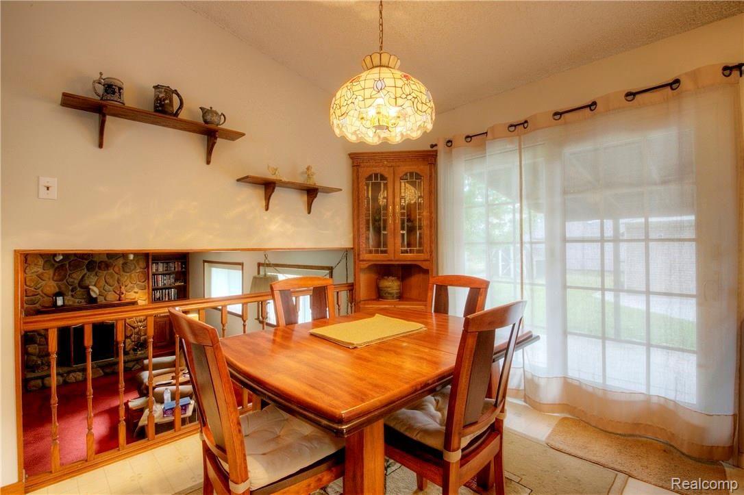 1698 Rustic Ridge Road Canton, MI 48188 - Photo 14 of 34 14 EIK.jpg