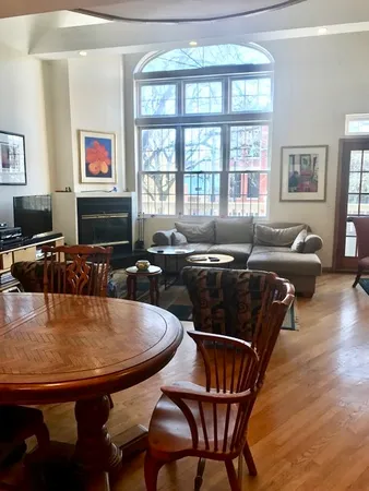 $5,100 | 1933 North Sedgwick Street, Unit 2, Chicago, IL 60614