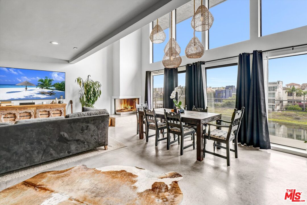 4105 Pacific Avenue, Unit 1 Marina del Rey, CA 90292 - Photo 1 of 30