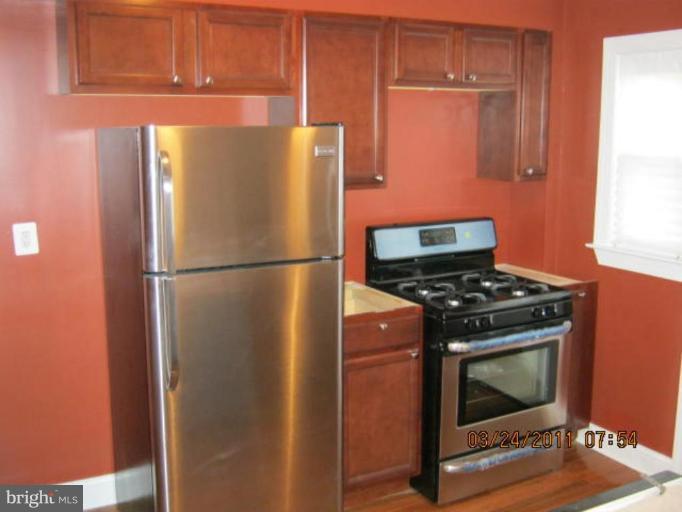 2705 Moorgate Road Dundalk, MD 21222 - Photo 9 of 17 Kitchen