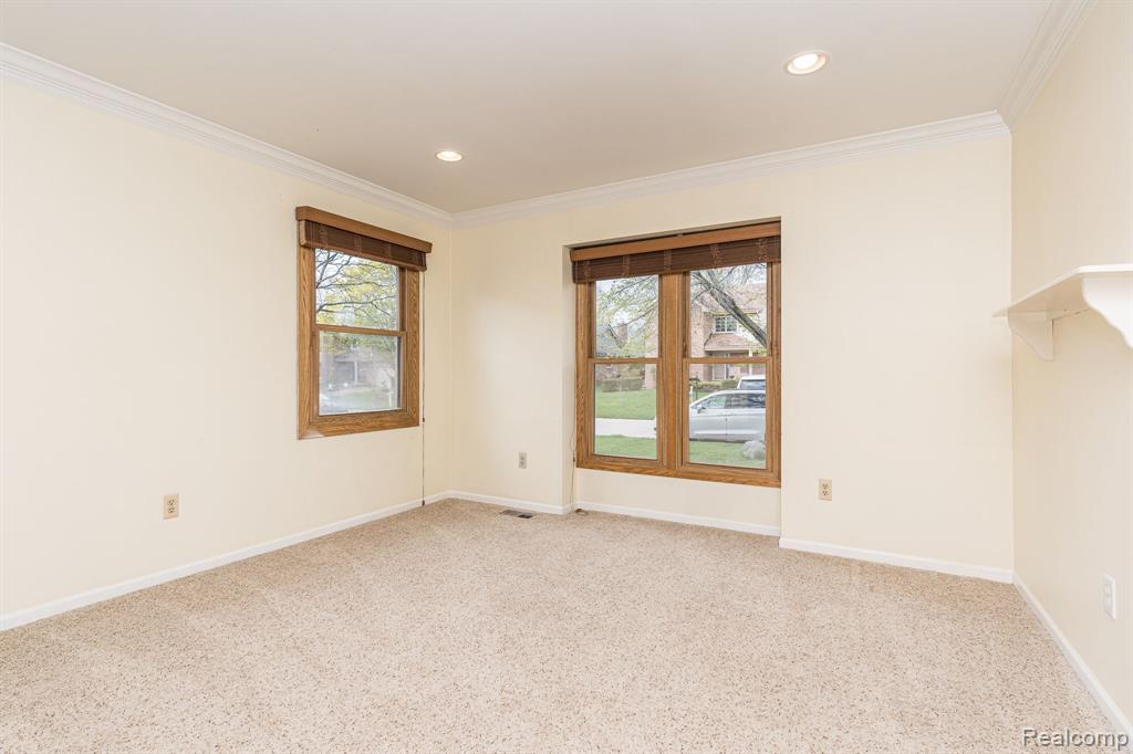 1643 Hillside Lane Rochester Hills, MI 48307 - Photo 11 of 48