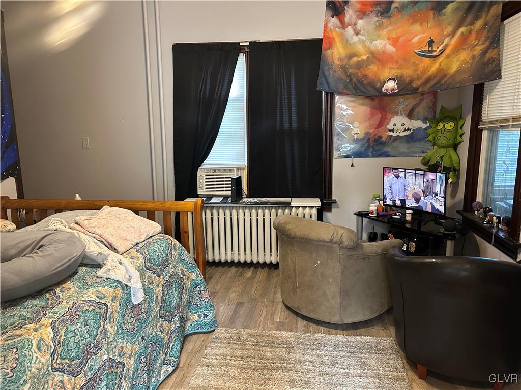 774 Market Street Bangor, PA 18013 - Photo 12 of 27 2nd fl living room