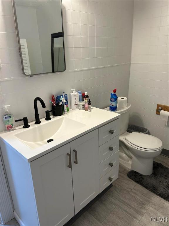 774 Market Street Bangor, PA 18013 - Photo 19 of 27 first fl bath