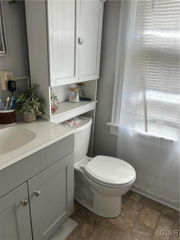 774 Market Street Bangor, PA 18013 - Photo 6 of 27 2nd fl bath