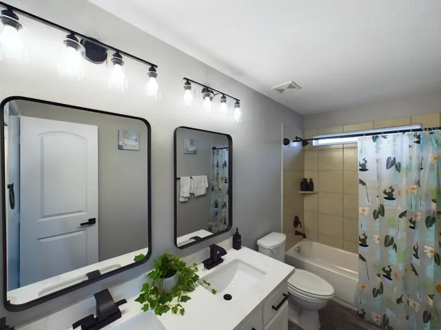 $7,500 | 8011 Colton Mining Court, Houston, TX 77040