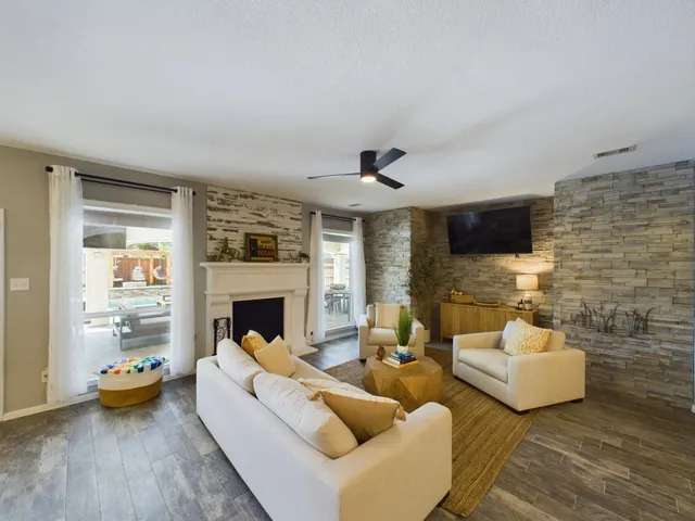 $7,500 | 8011 Colton Mining Court, Houston, TX 77040