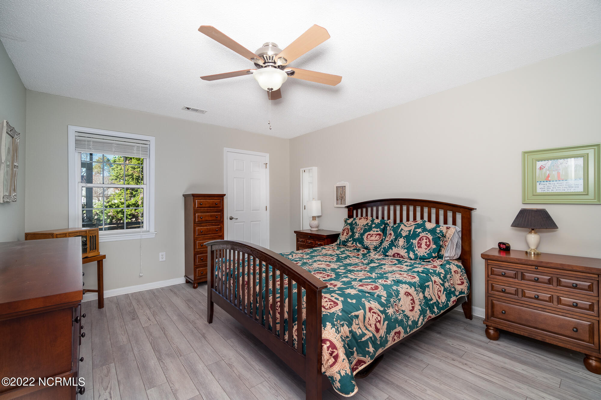 303 Barbour Road, Unit 301 Morehead City, NC 28557 - Photo 19 of 29 courtyard-301-7