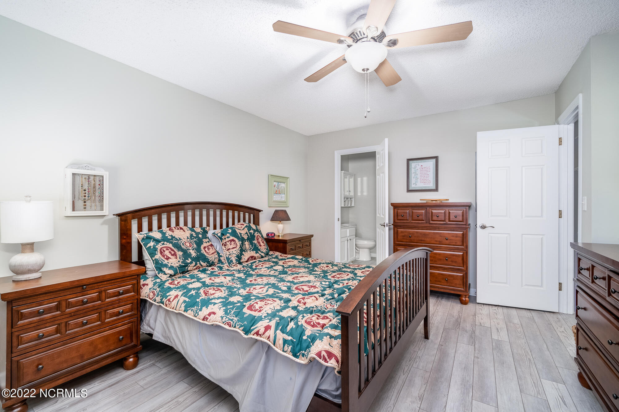 303 Barbour Road, Unit 301 Morehead City, NC 28557 - Photo 20 of 29 courtyard-301-9