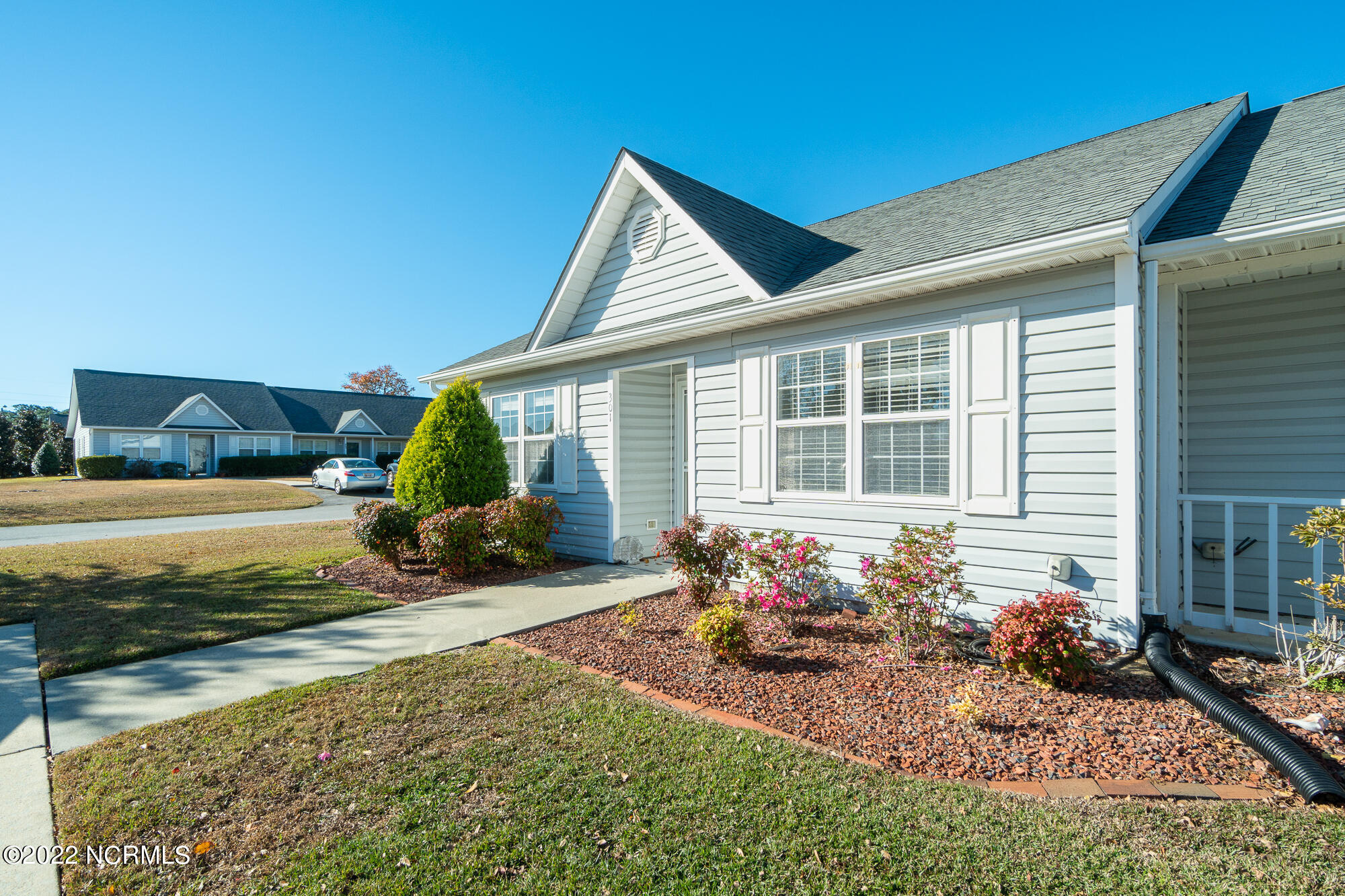 303 Barbour Road, Unit 301 Morehead City, NC 28557 - Photo 2 of 29 courtyard-301-23