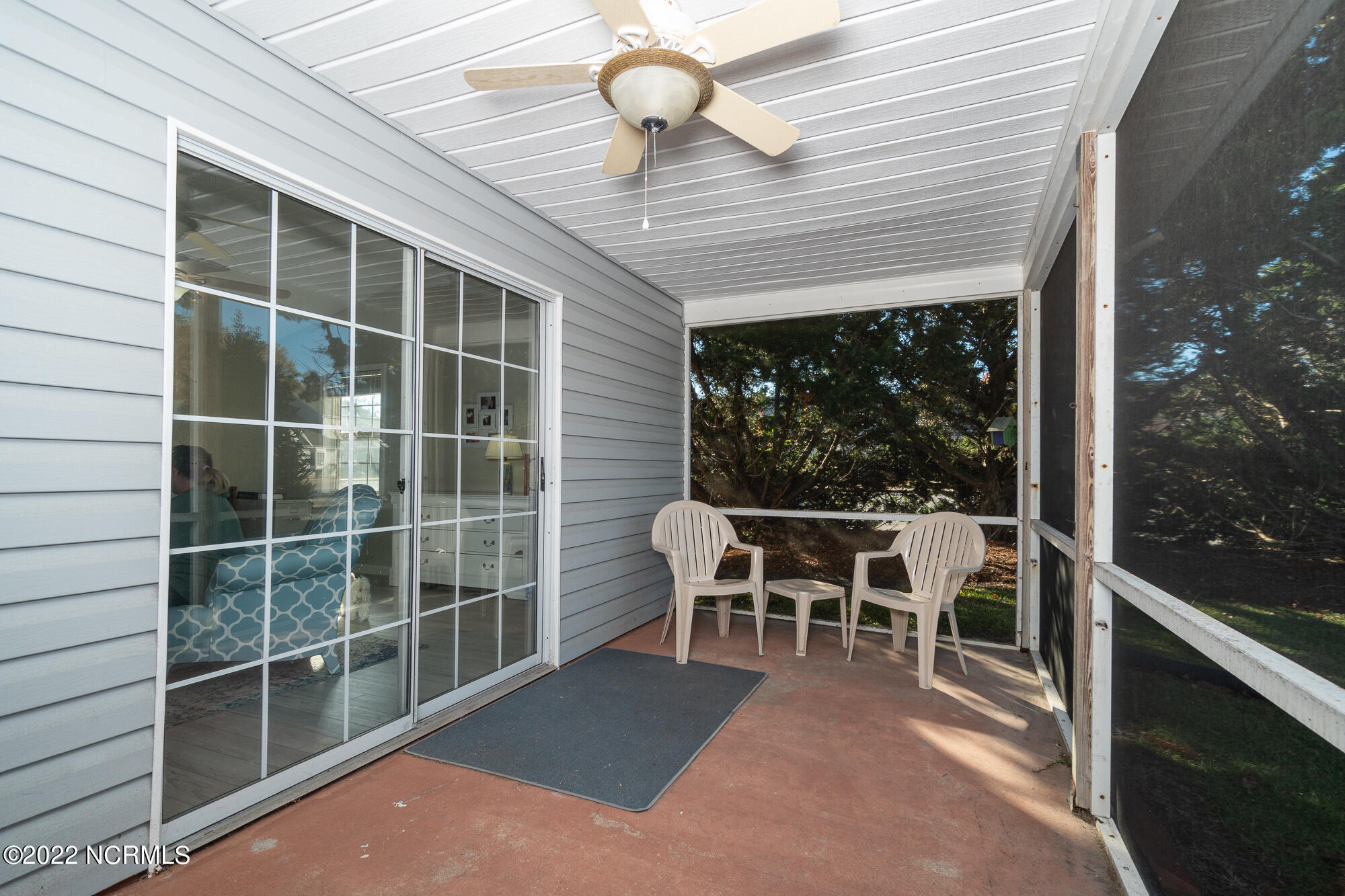 303 Barbour Road, Unit 301 Morehead City, NC 28557 - Photo 21 of 29 courtyard-301-13